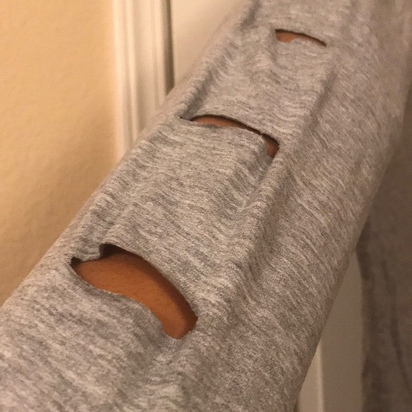 Gray turtle neck long  sleeve with sleeve accent - Picture 2 of 5